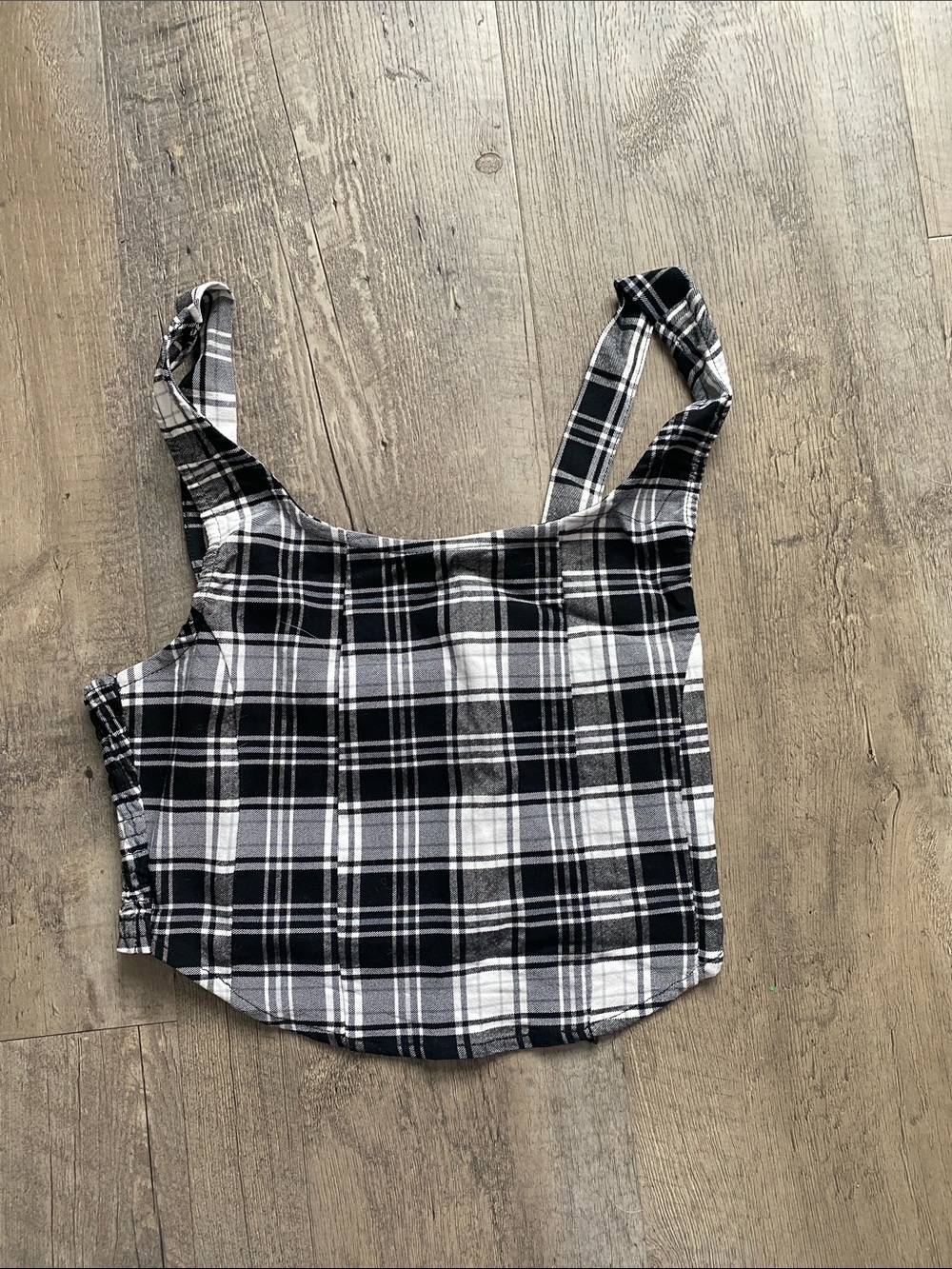 Forever 21 Black and White Plaid Crop Top
